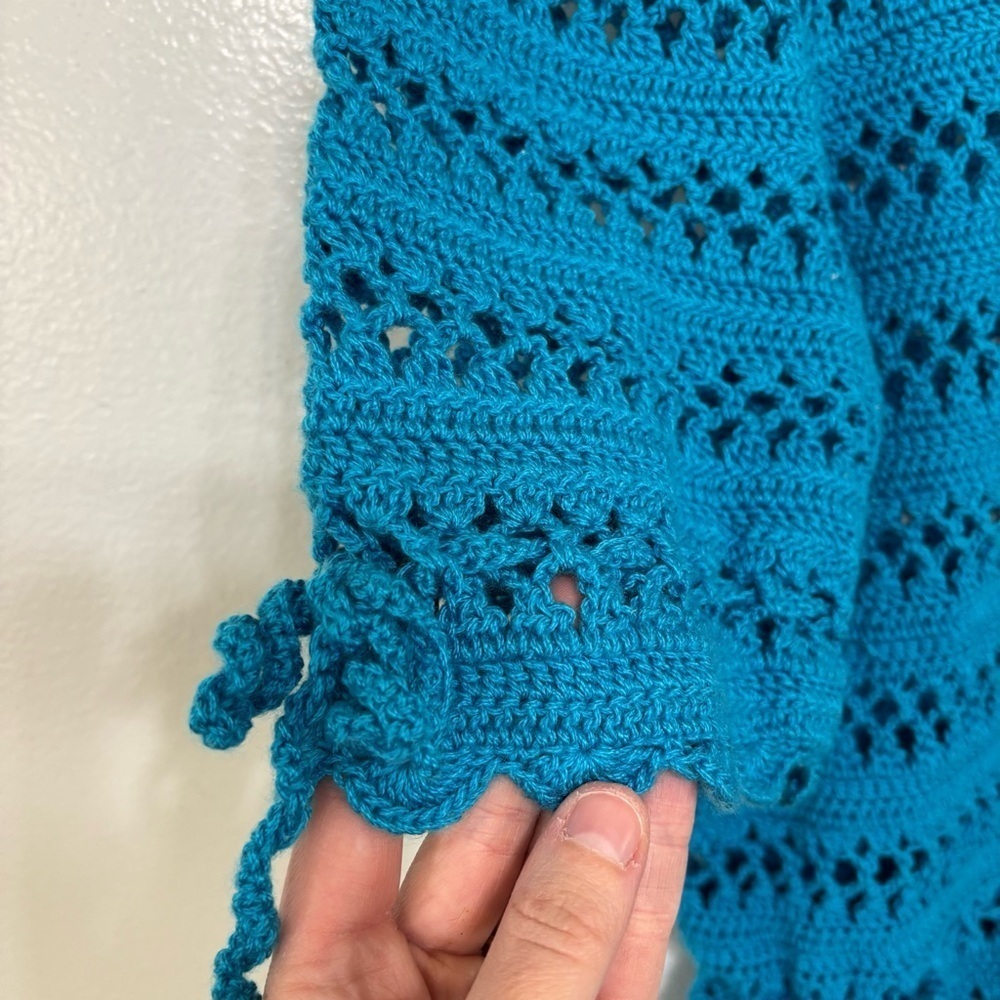 Handmade Teal Crochet Scalloped Hem Top Size M/L - Picture 3 of 5